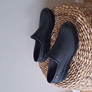 Bogs Womens Patch Black Waterproof Rubber Garden/Rain/Outdoor Slip-On Shoes S-9